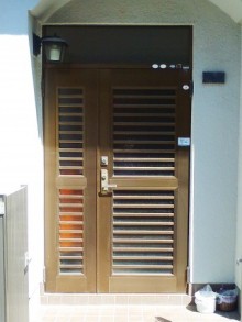 カバー工法で1日で玄関ドアのお取替え カバー工法で1日で玄関ドアのお取替え